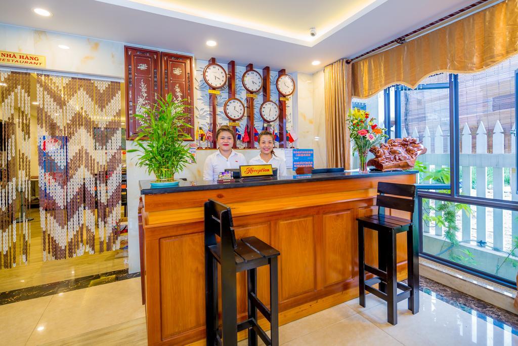 La Maison Danang Beach Hotel Esterno foto