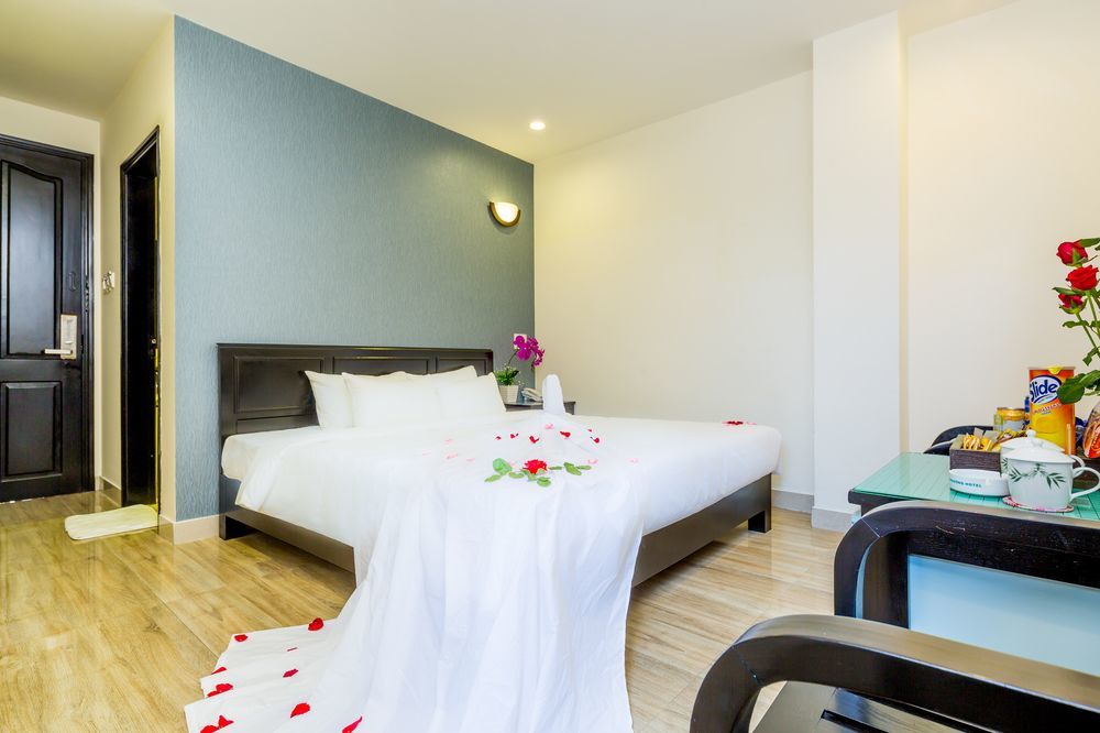 La Maison Danang Beach Hotel Esterno foto